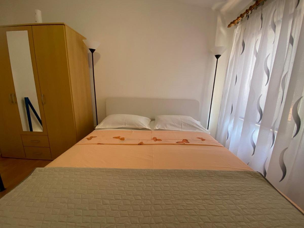 Room Omera พูลา ภายนอก รูปภาพ